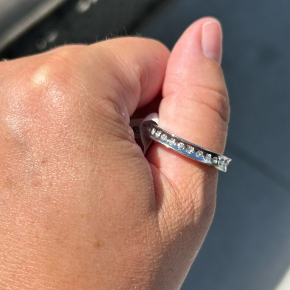 4/$100 LIA SOPHIA Elegant Silver Band with Crystals size 10 😎 - Picture 3 of 7